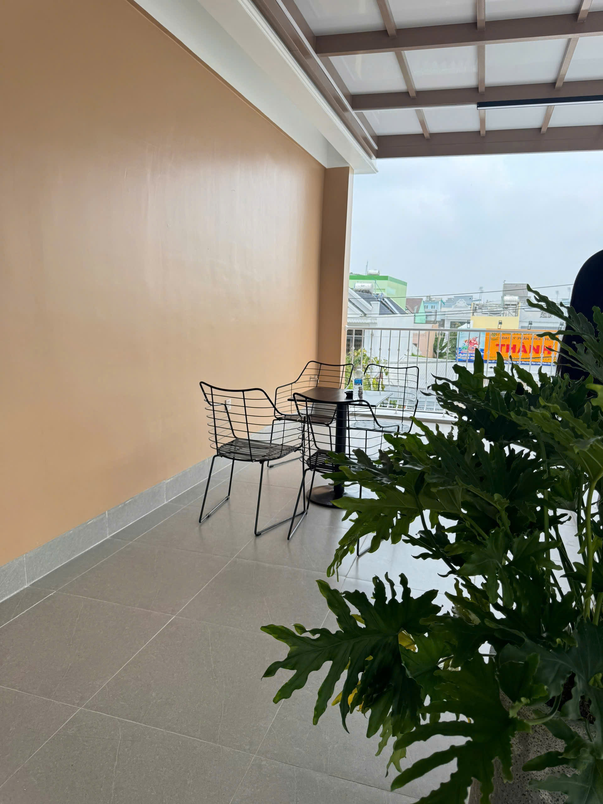 Rooftop Lounge ngắm hoàng hôn biển