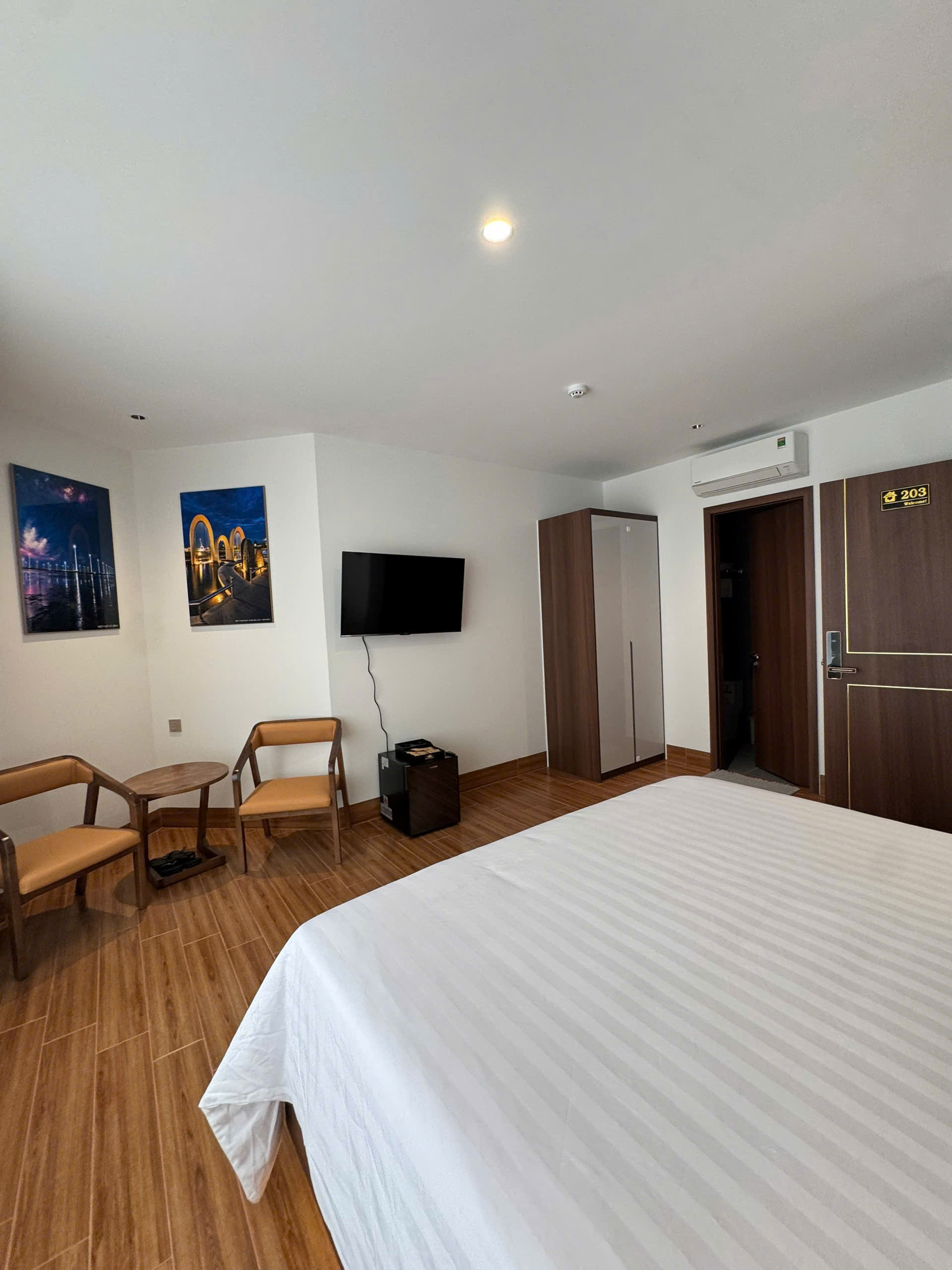 Giường 1m6 nệm 30cm êm ái